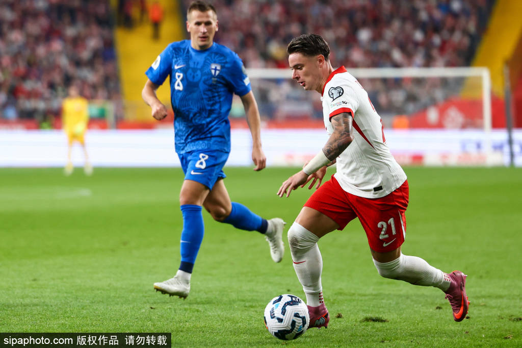 MAD带队取胜!,莱万多夫斯基重要时刻重返赛场全场沸腾不已 MAD带队取胜!,莱万多夫斯基重要时刻重返赛场全场沸腾不已