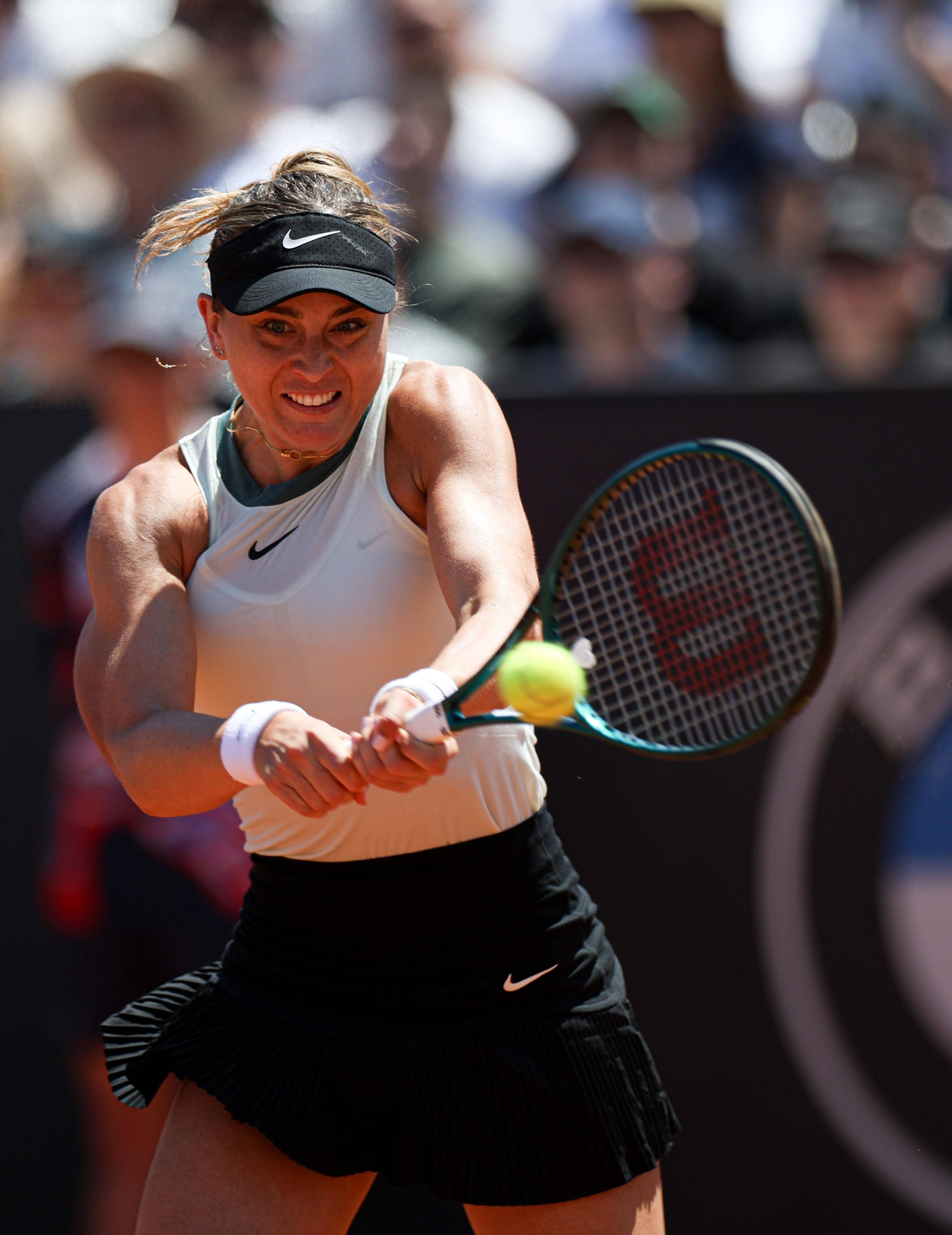 爱游戏官网-出色发挥引爆全场！，莎拉波娃意外战胜掘金赛场气氛高涨-爱游戏官网