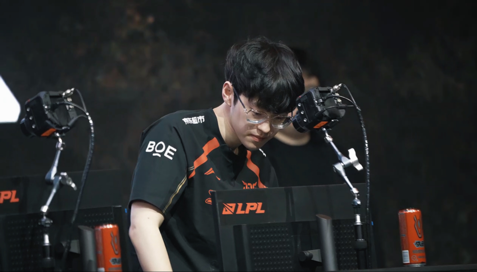 持续失利首场状态出色,德国队观众沸腾!,Scout重返赛场再创辉煌时刻 持续失利首场状态出色,德国队观众沸腾!,Scout重返赛场再创辉煌时刻